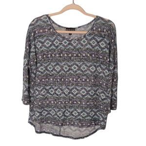 KRISTIN NICOLE‎ Womens L Gray White Blue Knit Top Blouse Boho Tribal Relaxed